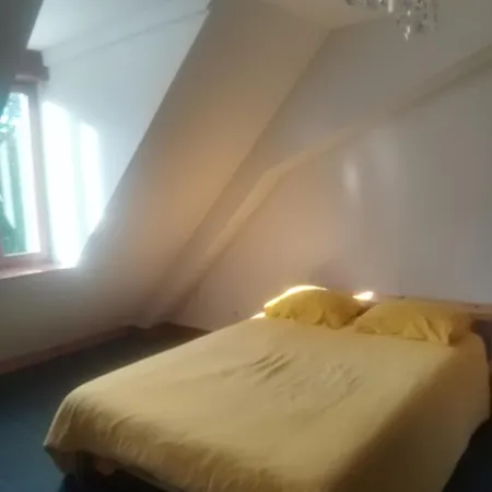 M2couronne Homestay *